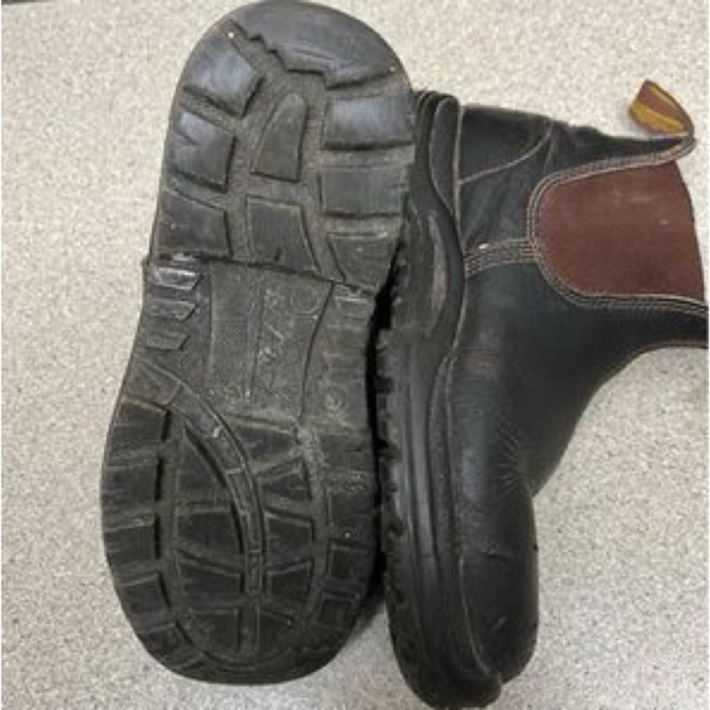 Blundstone #172 M7/W9 work boots